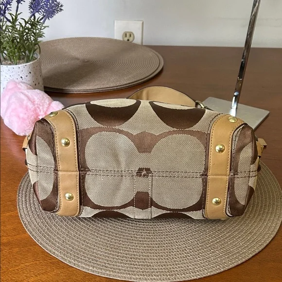 Coach Vintage Brown and Tan Shoulder Bag - Picture 5 of 12